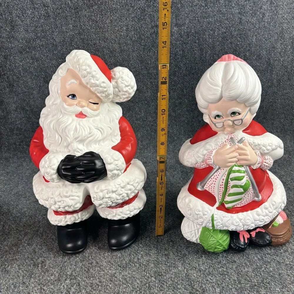 Vtg Atlantic Mold Santa & Mrs Claus Winking Knitting Ceramic Christmas 14